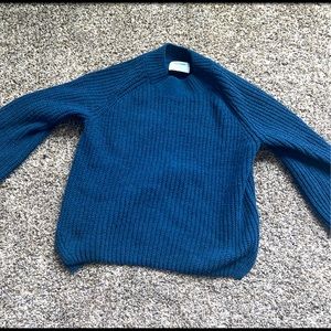 Blue Old navy sweater